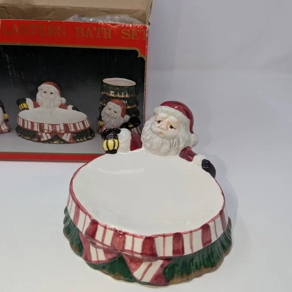 NEW VTG World Bazaars Hand Painted Santa With Lantern 3 piece Ceramic Bath Set